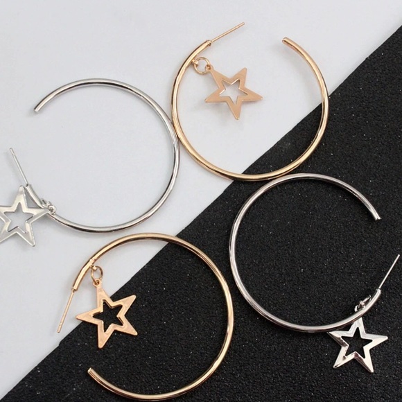 ⭐️ Star Charm Hoop Earrings - Picture 2 of 4